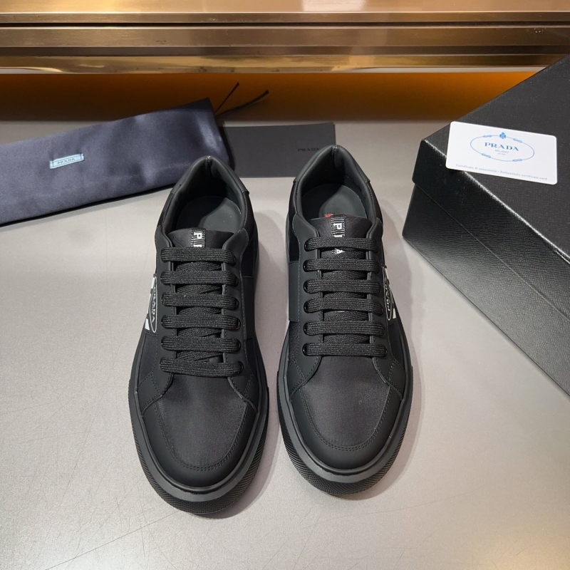 Pra*a casual shoes